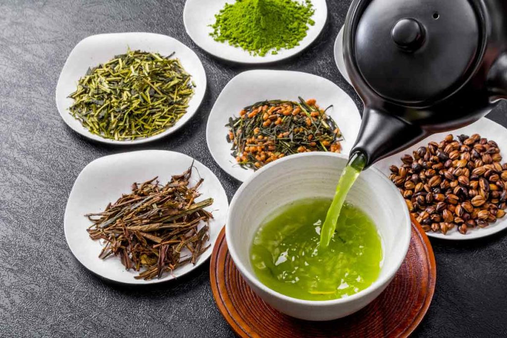 6 loại gia vị bạn có thể thêm vào trà để bảo vệ sức khoẻ